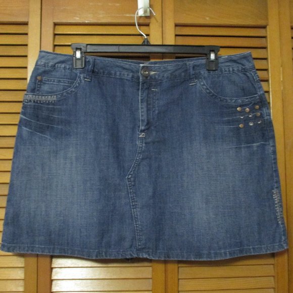 Venezia Pants - Venezia denim jean skort with decorative pockets size 20